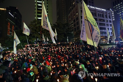 규모 커진 촛불집회      (서울=연합뉴스) 신준희 기자 = 2일 오후 서울 청계광장 인근에서 박근혜 대통령 하야 촉구 촛불집회가 열리고 있다. 2016.11.2      hama@yna.co.kr