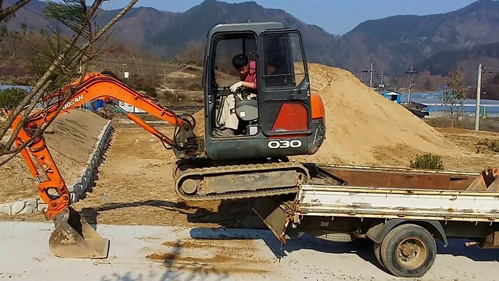 27살에 연봉 1억을 버는 포크레인 운전사